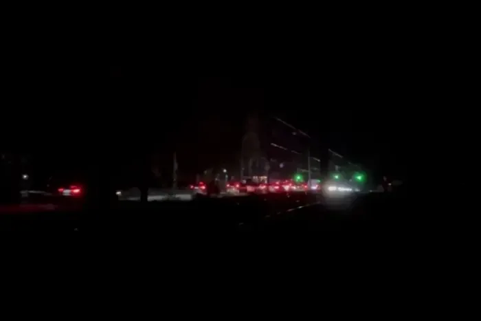 У Києві на правому березі тимчасово призупинено рух електротранспорту