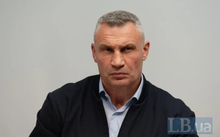 Росія від ранку атакує Київ дронами. Є жертва, пошкоджено медичні заклади (оновлено)