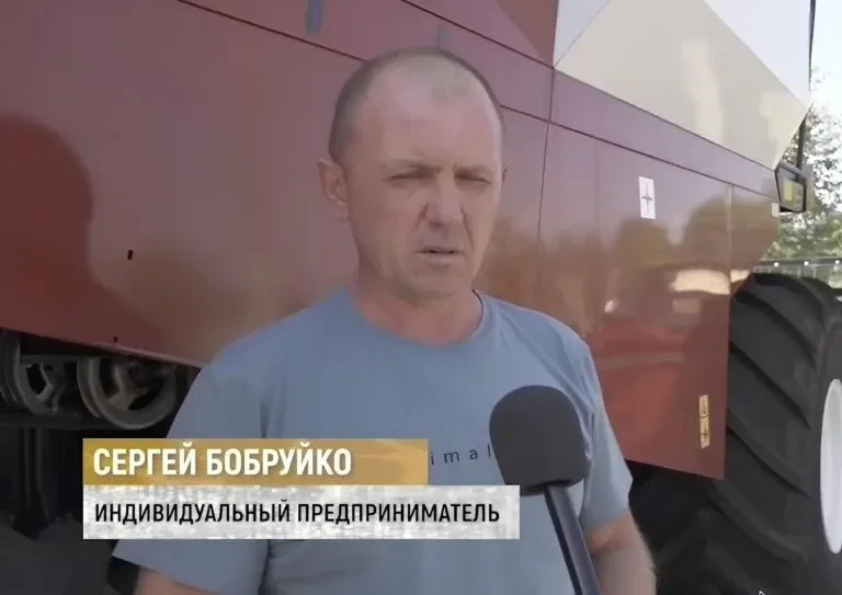 Екскандидат у депутати Генічеської райради зареєстрував агрофірму на ТОТ та отримує техніку від росіян