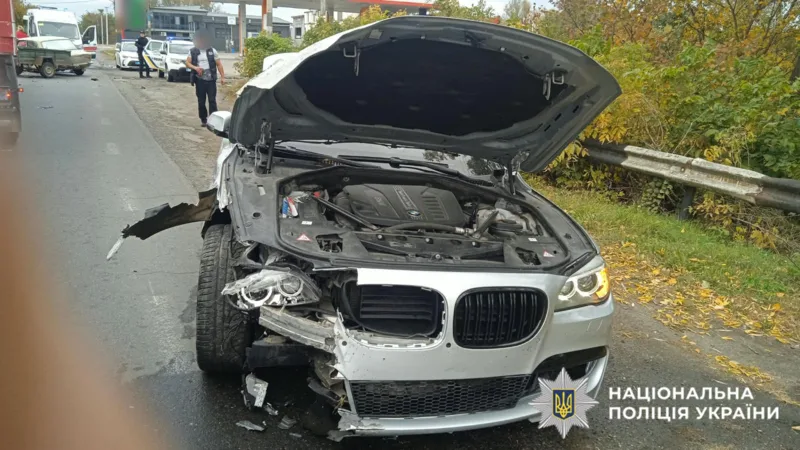 На трасі під Чернівцями не розминулися Жигулі та БМВ: ДТП у Лужанах На трасі під Чернівцями не розминулися Жигулі та БМВ: ДТП у Лужанах