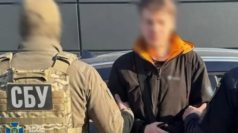 «Медова пастка», легкі гроші й «чужий прапор»: СБУ затримала п’ятьох паліїв, які діяли на замовлення рф 