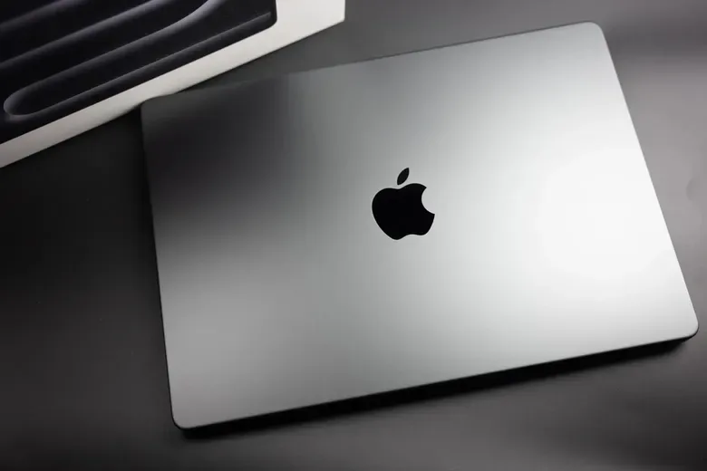 Перший сенсорний MacBook Pro можуть показати вже 27 жовтня