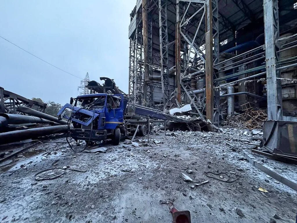 Запоріжсталь. Сьогодні вночі росіяни знову вдарили по промисловому гіганту – ще шість балістичних ракет