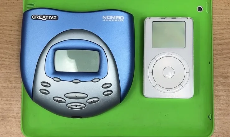 ipod 2001 плеер creative когда появился первый ipod