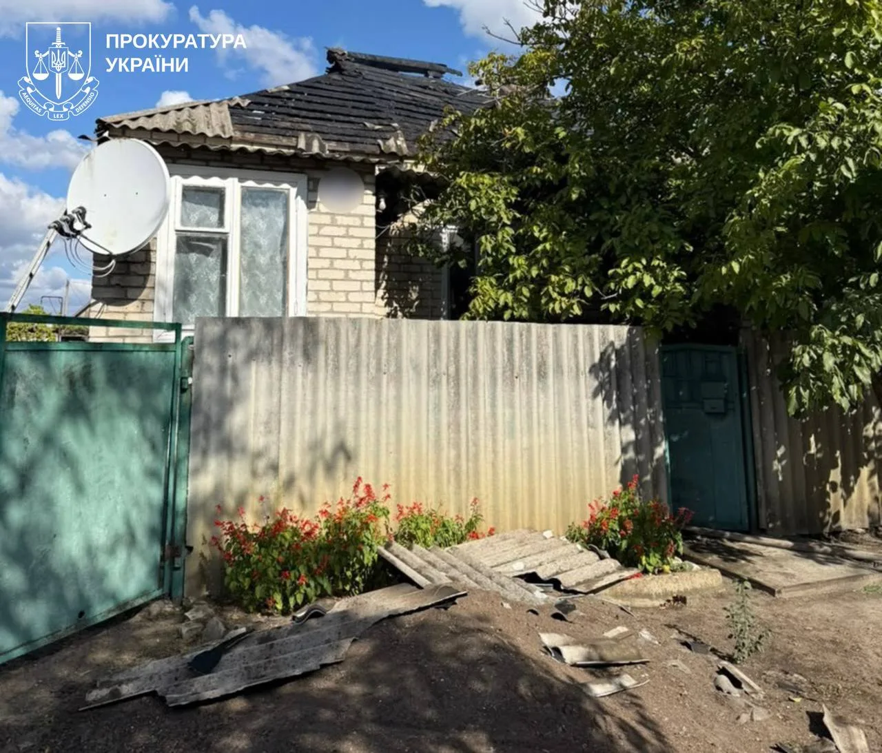 Двоє чоловіків поранені через обстріли росіян у Харківській області