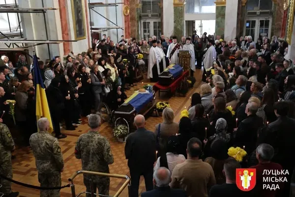 У Луцьку попрощалися з полеглими воїнами Володимиром Крачуновим та Валерієм Чайковським (фото)