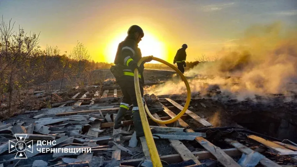 Внаслідок ворожої атаки на Чернігівщину постраждали двоє цивільних 