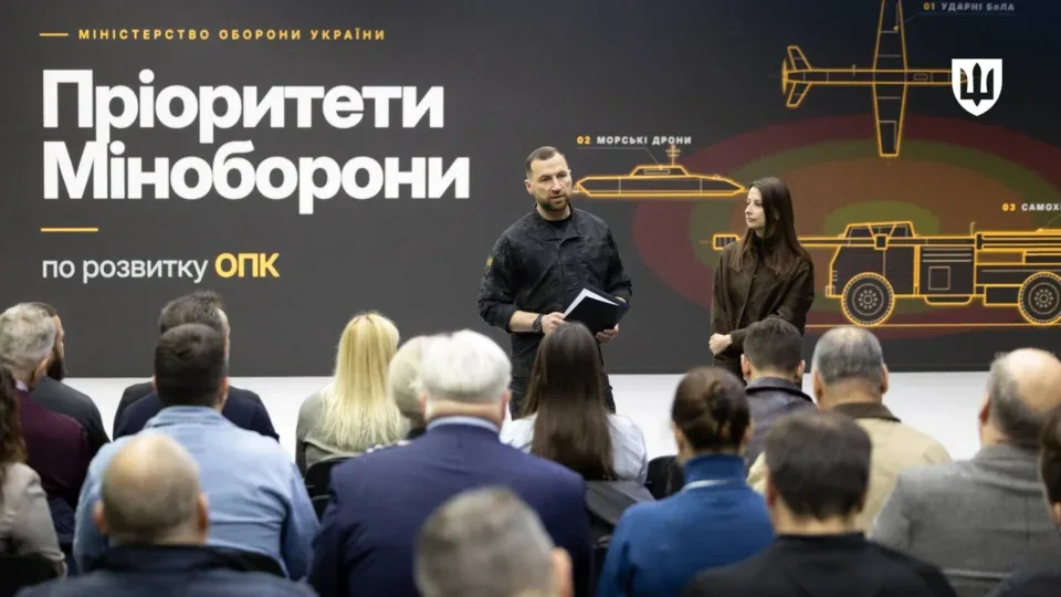 «Маємо бути на&nbsp;крок попереду»: Міністр оборони зустрівся з&nbsp;представниками ОПК 