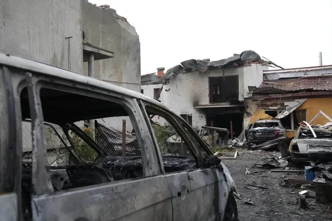 Внаслідок ворожої нічної атаки згорів будинок лікаря на Львівщині (фото)