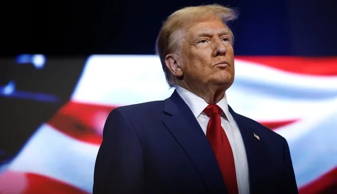 Трамп заговорив про 200% мита для України та Росії