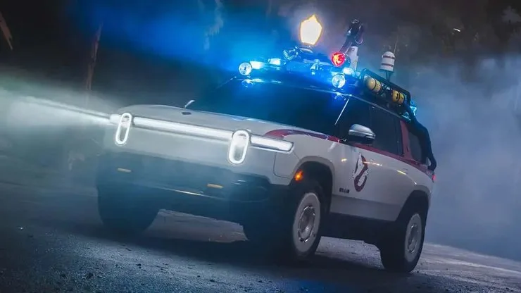 Автомобиль Rivian Ghostbusters Ecto-R1