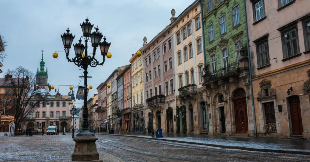 Російська атака, конфлікт щодо укриття, опалювальний сезон на Львівщині: головні новини дня
