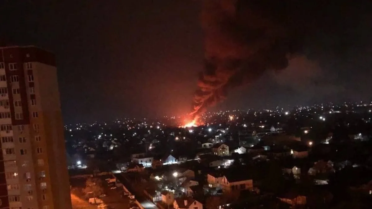 В Киеве гремят взрывы: город под атакой ракет и дронов