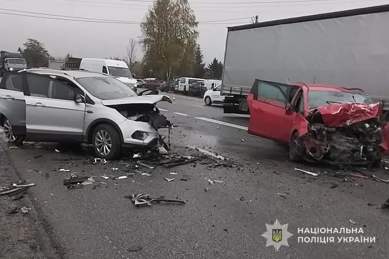Смертельна аварія у Смиківцях: один водій загинув, троє травмованих, серед яких дитина