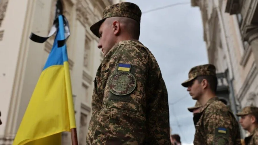 Володимир Берест, Арсен Шматко, Руслан Стеца. У понеділок Львів прощатиметься зі Захисниками