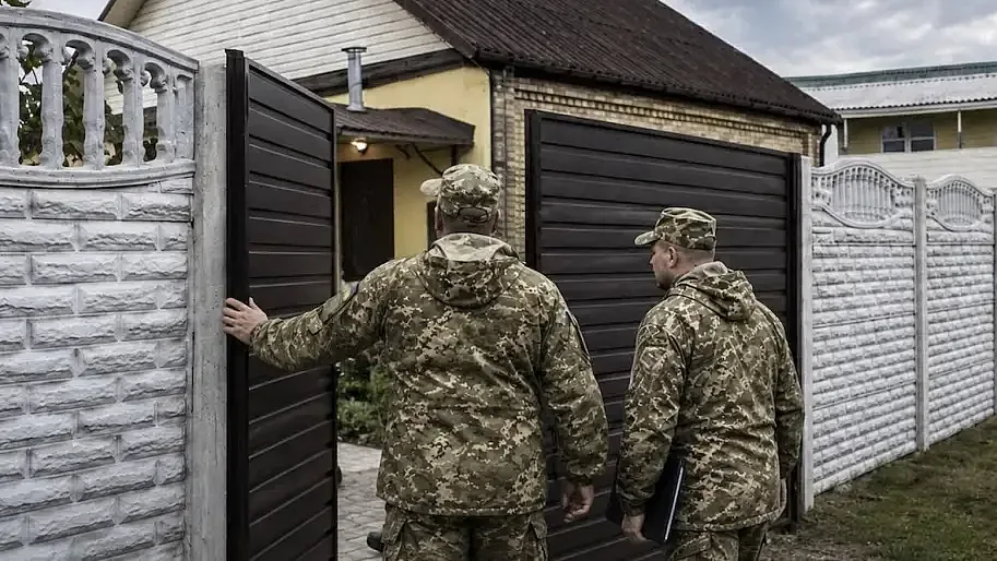 Навіть із повісткою: ТЦК не має права заходити в чужий дім без законних підстав