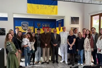 Посольство в Чилі відкрило експозицію про війну та опір українців