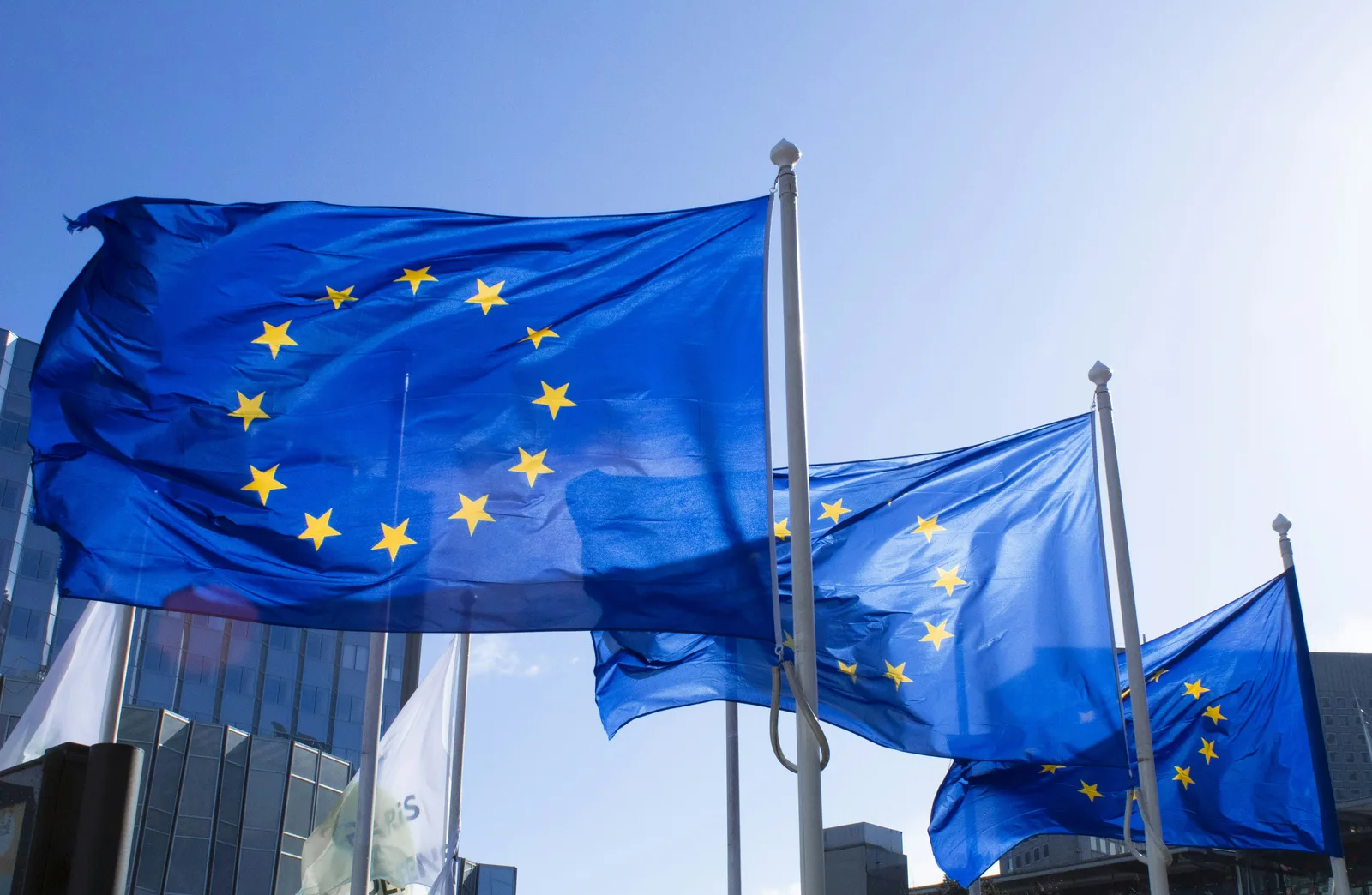 ЄС готовий зняти санкції з китайського партнера РФ заради порятунку постачальника ASML