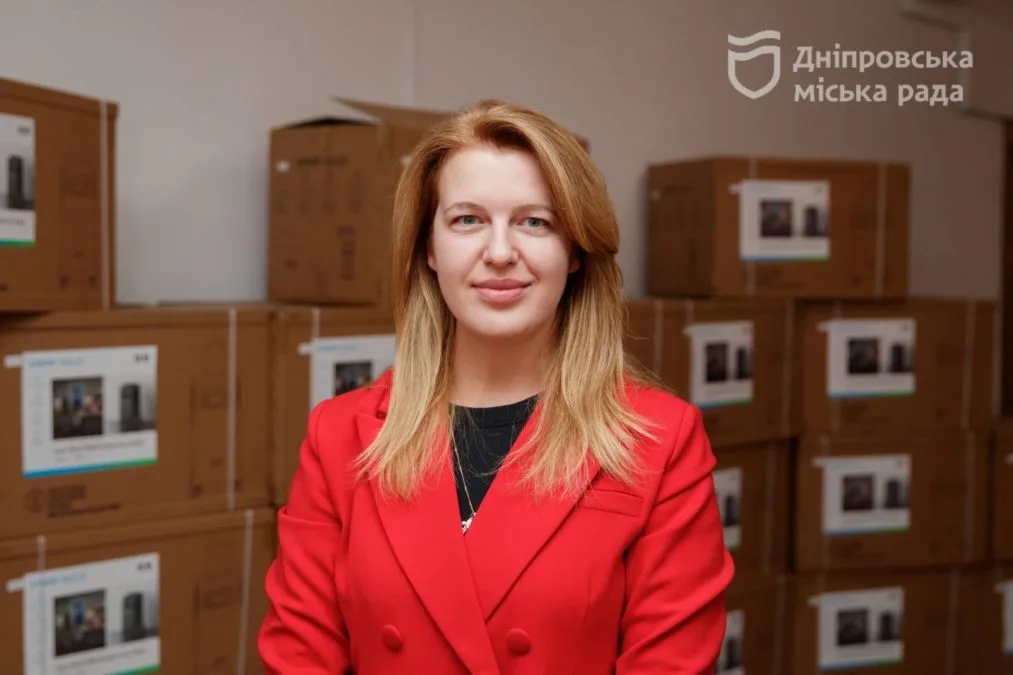 КП «єДніпро» отримало 25 зарядних станцій для забезпечення роботи Єдиної гарячої лінії міста 1530 під час знеструмлень - 15.10.2026 КП «єДніпро» отримало 25 зарядних станцій для забезпечення роботи Єдиної гарячої лінії міста 1530 під час знеструмлень - 15.10.2026
