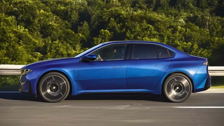 Автомобиль BMW i3 50 xDrive 2027 года