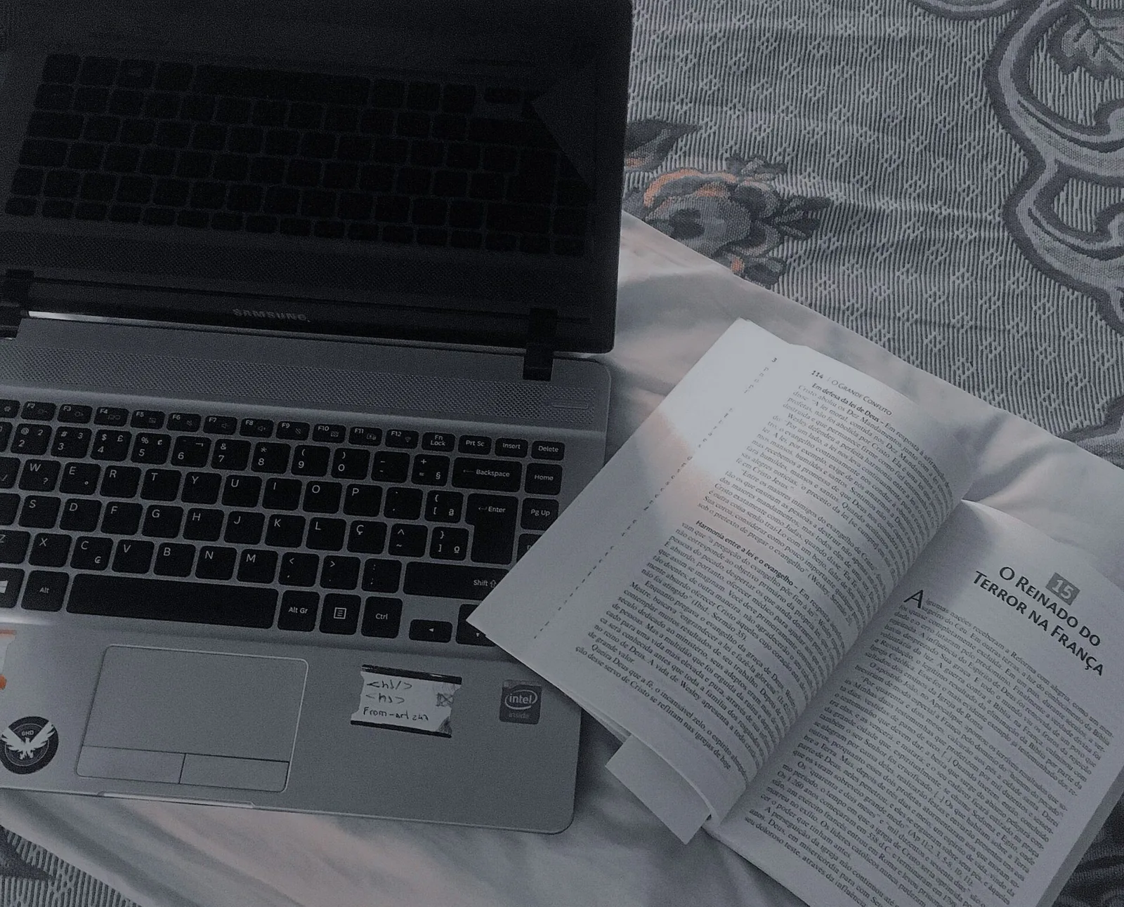 У Франції заснували літературну премію для книжок, написаних разом із ШІ