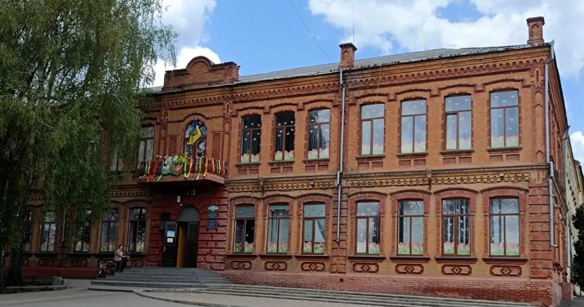 Dozorro нарахували можливу переплату в 10 мільйонів на ремонті школи у Балті
