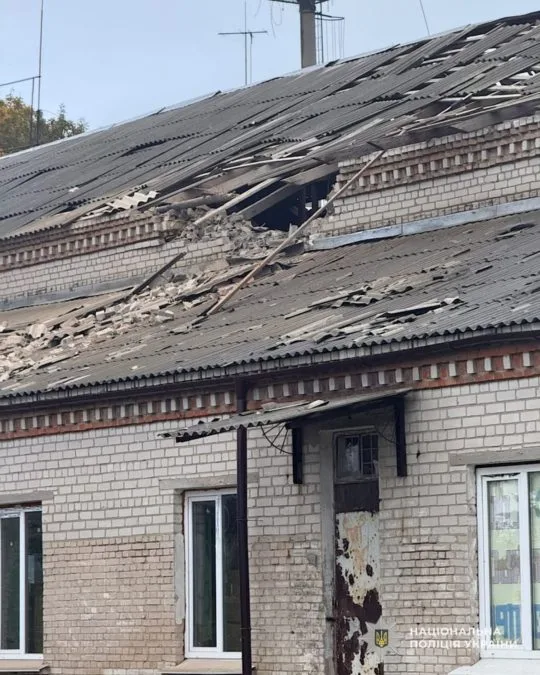 Шестеро людей постраждали внаслідок російських атак на Дніпропетровщині: поліція документує воєнні злочини - 18.10.2026