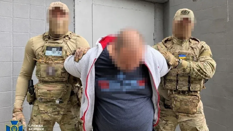 Збирали дані воїнів ЗСУ, ховали колаборанта та наводили обстріли: у Харкові викрито агентурну мережу ворога 