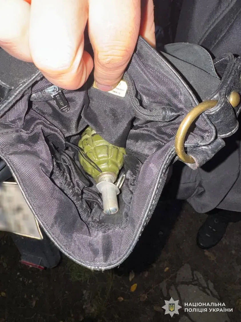 У Буську затримали чоловіка за підозрою в незаконному зберіганні гранати та димової шашки