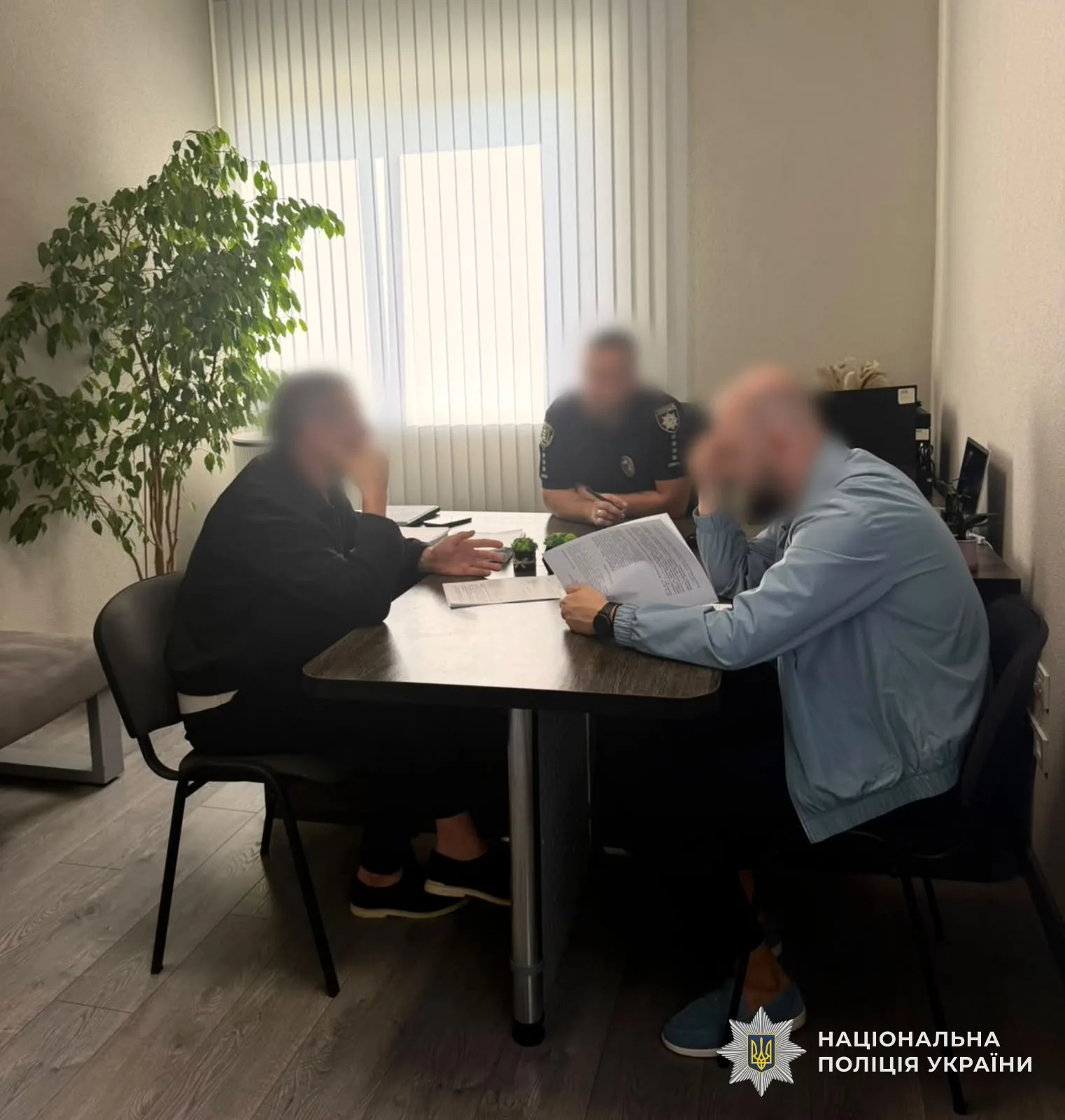 На Ужгородщині поліція підозрює посадовця сільради та підприємця у махінаціях із земельною ділянкою на майже 3 млн грн