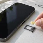 Чи потрібно вимикати смартфон під час заміни SIM-картки: поради з догляду