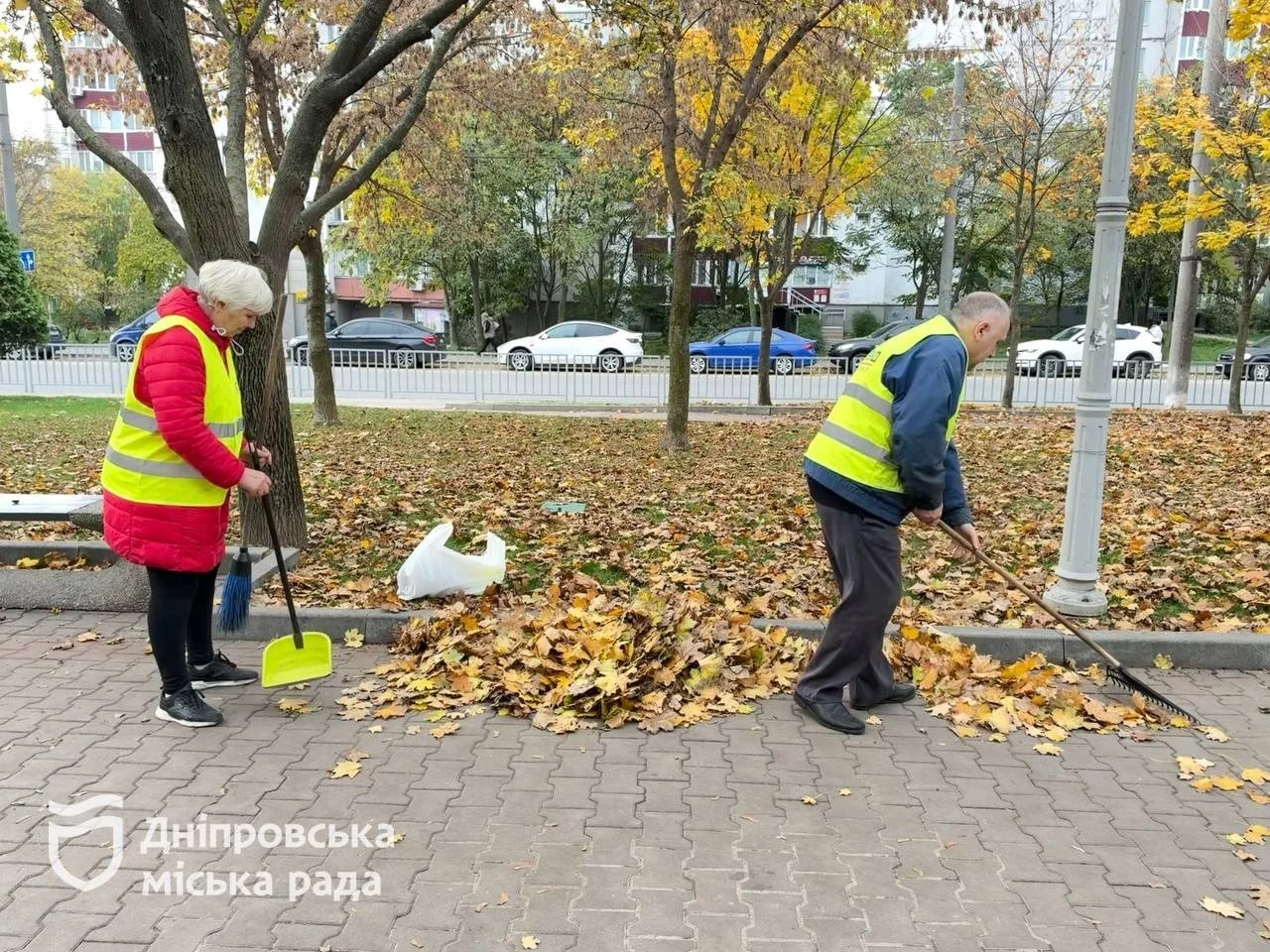 Чисті вулиці та безпечний рух: як у Дніпрі дбають про міські простори восени - 25.10.2026