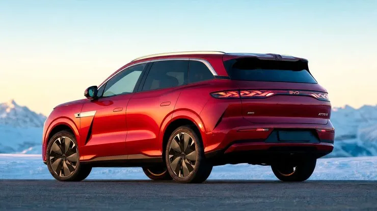 Автомобиль BYD Atto 8