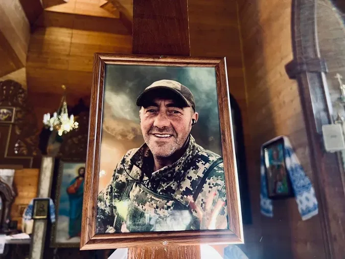 На Волині попрощалися із Героєм Миколою Іваніщуком, який півтора року вважався зниклим безвісти(фото)