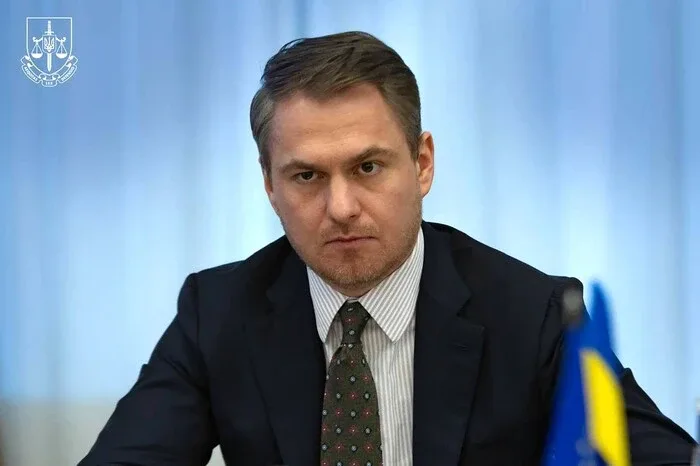 Нова дружина і хата у Козині за 23 млн грн: що показав у декларації генпрокурор-утікач Кравченко
