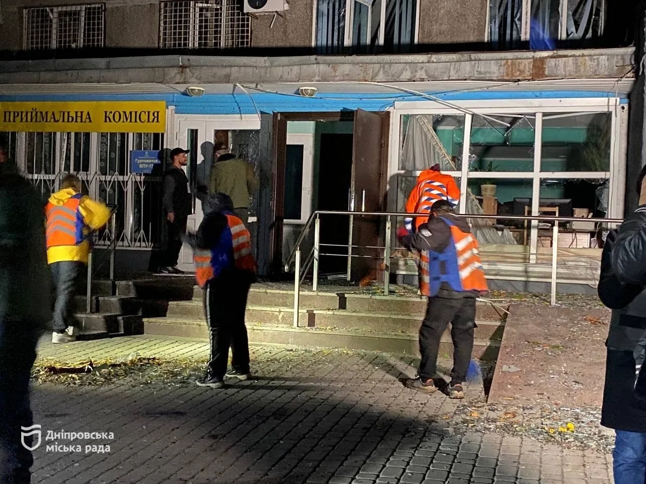 У Дніпрі внаслідок атаки рф увечері 29 жовтня пошкоджено гуртожиток: вибито понад 50 вікон - 29.10.2026