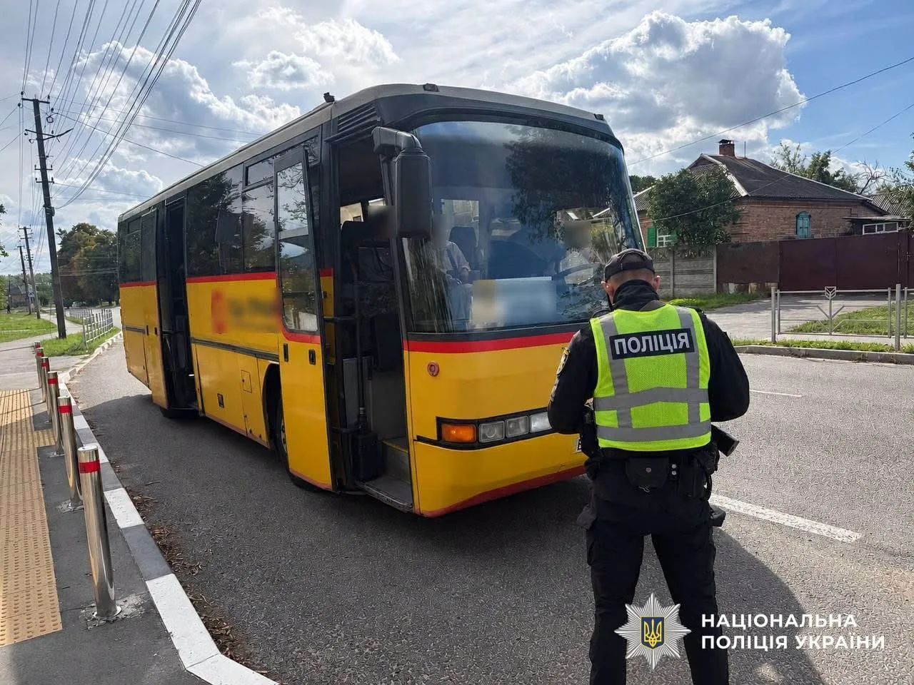 На 369 оглянутих автобусах на Кіровоградщині поліція зафіксувала 185 порушень
