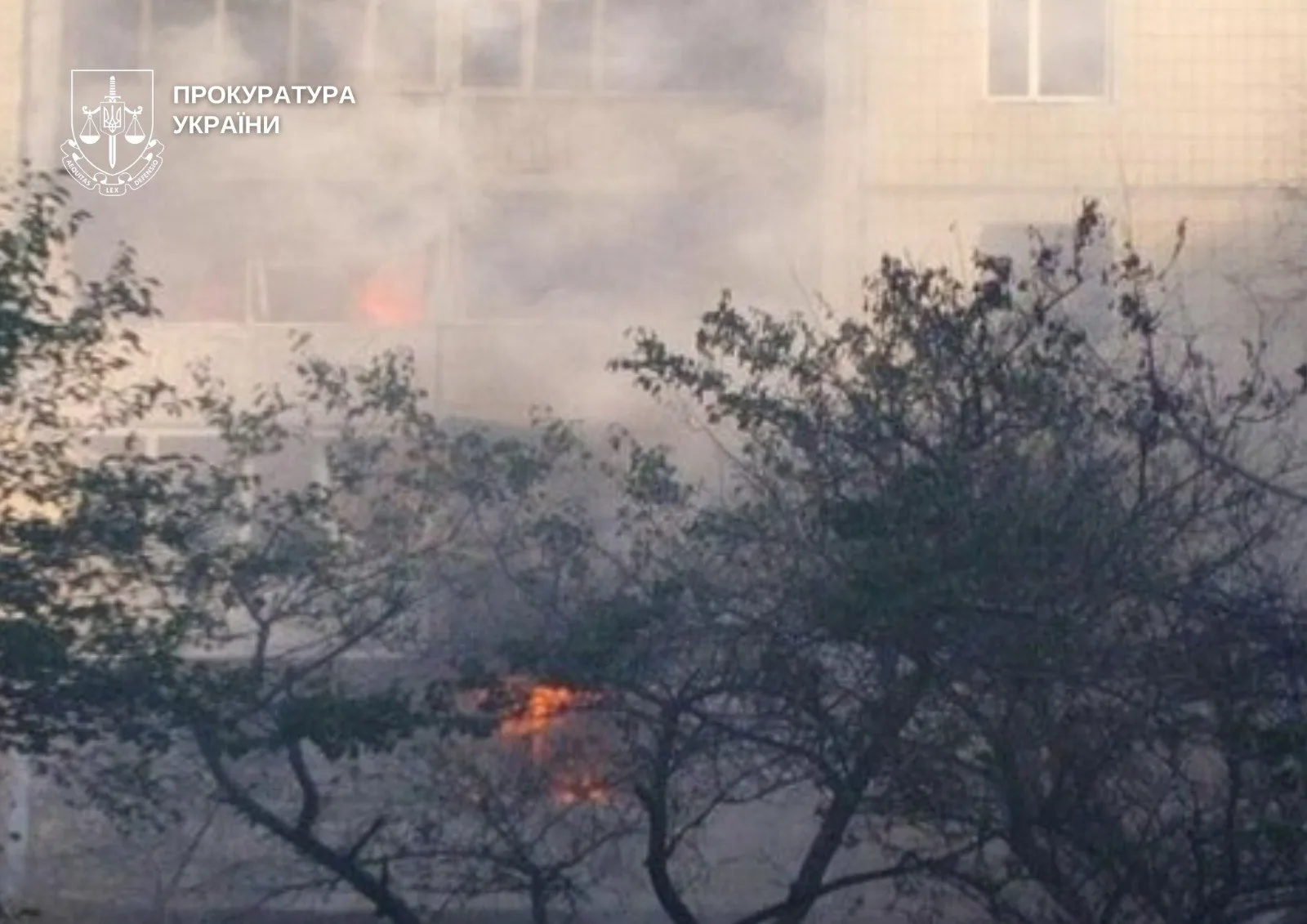 У Дарницькому районі БпЛА влучив у 25-поверхівку