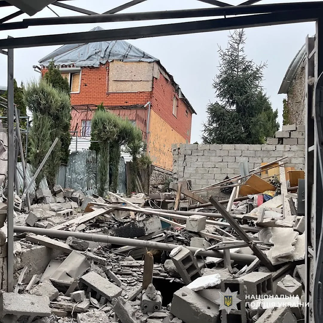 Шестеро людей постраждали внаслідок російських атак на Дніпропетровщині: поліція документує воєнні злочини - 18.10.2026