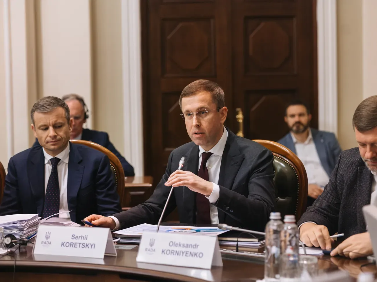 Уряд хоче посилити правила бронювання в Україні. Корецький пояснив чому