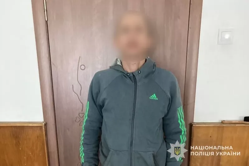 Тернополянка забула сумочку на лавці, а злодій витратив із її картки майже 9 тисяч гривень