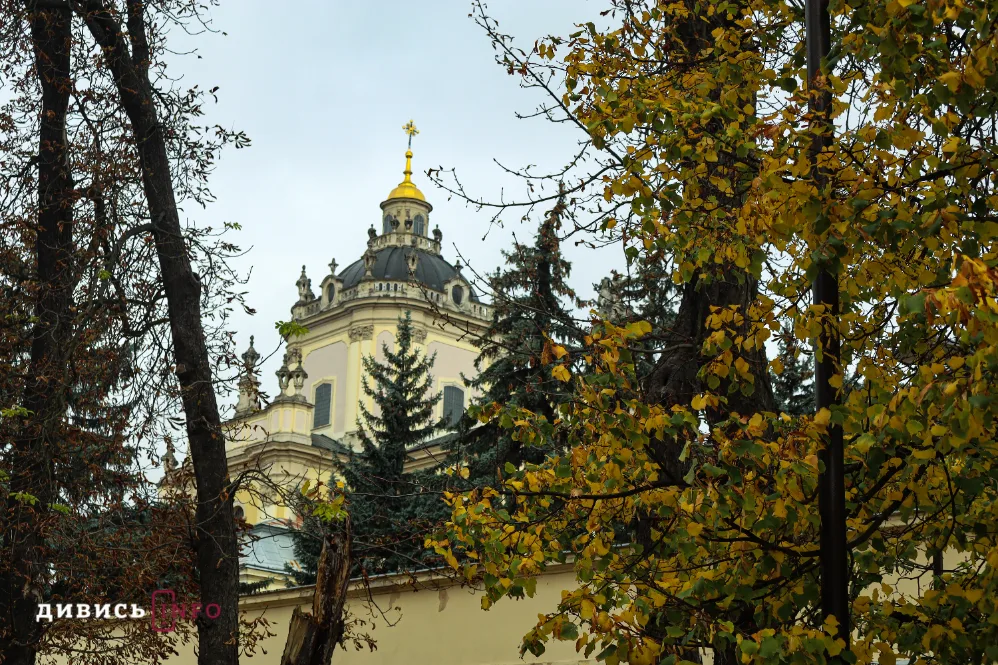 Мандруємо вулицями Львова: добірка осінніх світлин міста - 9