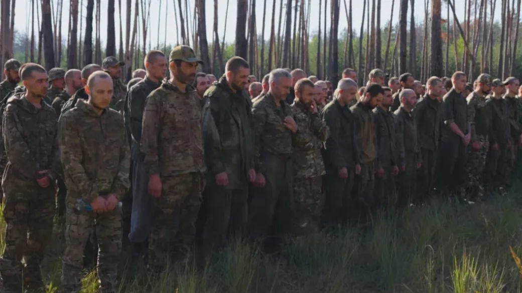 Оккупанты готовят фейк о "массовом пленении" украинских военных