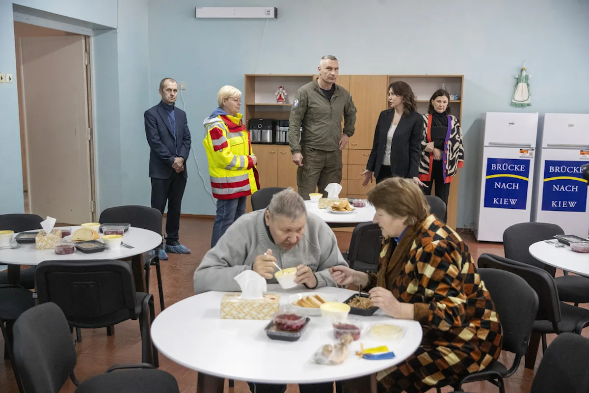 Три тисячі киян погодилися на тимчасове переміщення, кажуть у КМДА. Куди?