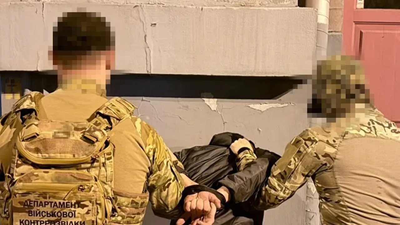 СБУ затримала агента ФСБ, який коригував масовані атаки на Київ Військового ЗСУ підозрюють у держзраді