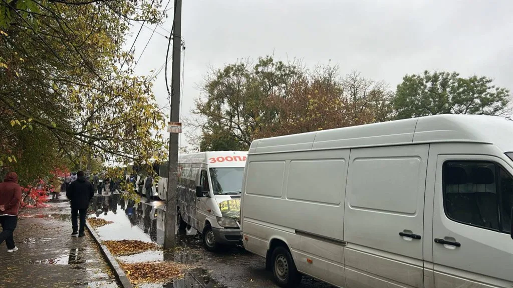 Українська делегація разом з евакуйованими жителями Олешків виїхали з міста