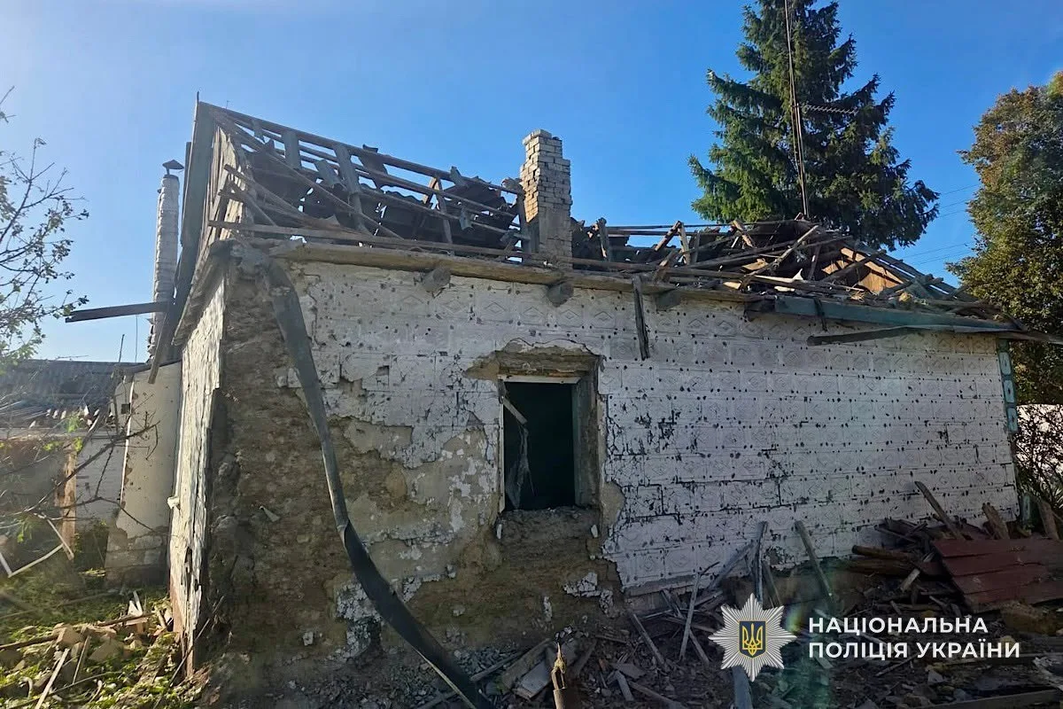 На Дніпропетровщині внаслідок ворожих обстрілів травмовано людину: поліція фіксує злочини рф - 26.10.2026