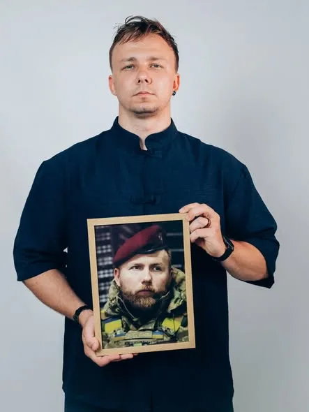 Історії 15 Героїв з Кілії стануть основою фотовиставки: завершено перші зйомки меморіального проєкту “Імена, які живуть”
