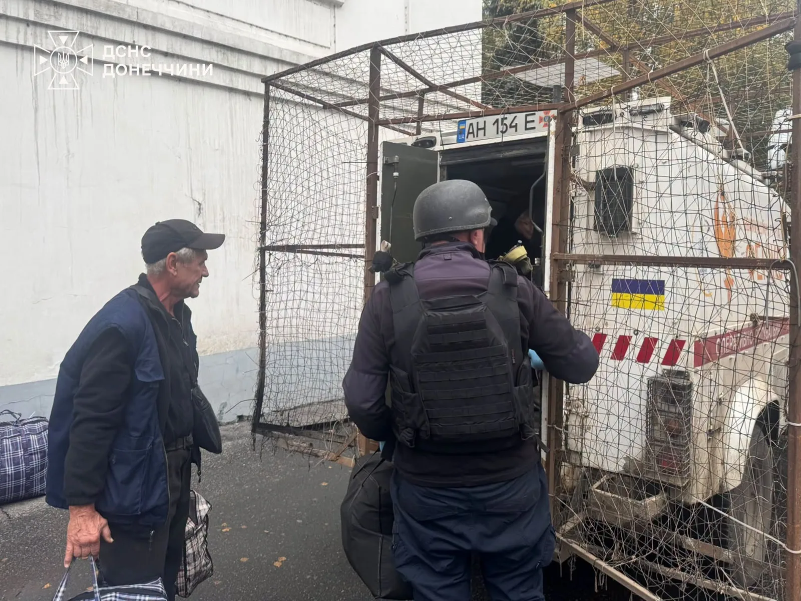 За вихідні зі Святогірської та Краматорської громад евакуювали 17 людей, зокрема дитину