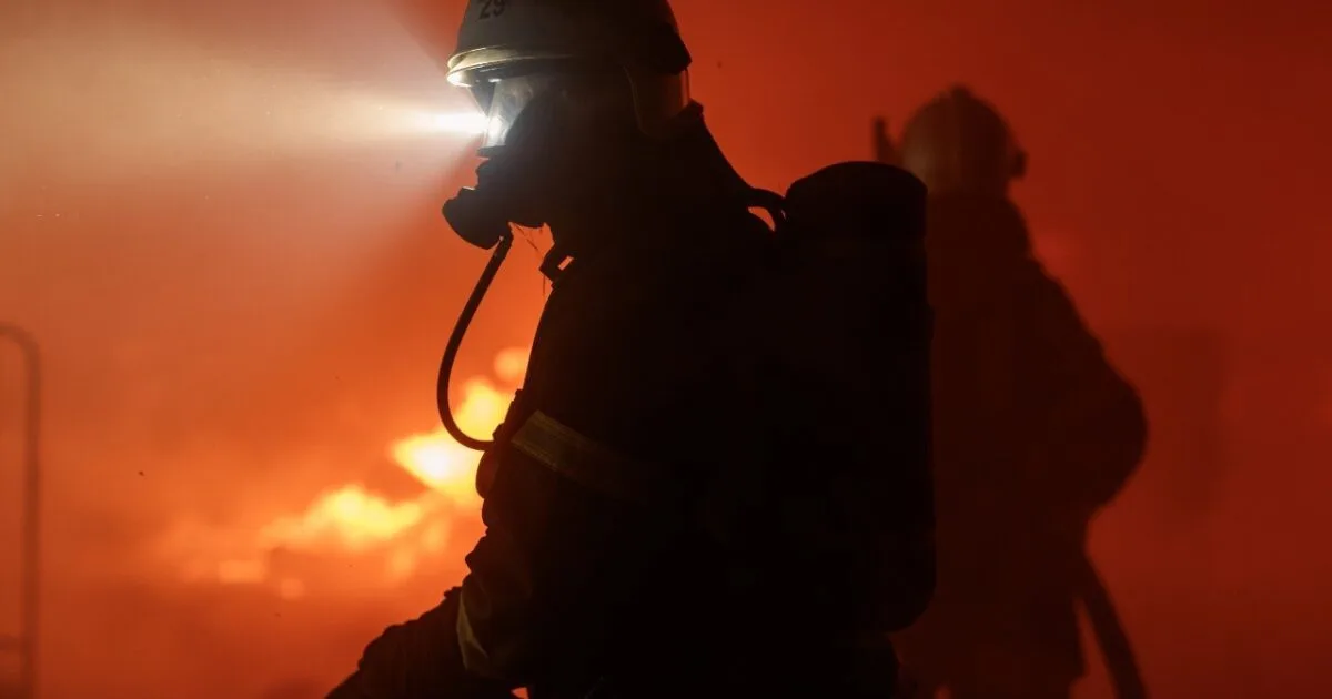 У Львові під час пожежі рятувальники вивели трьох людей